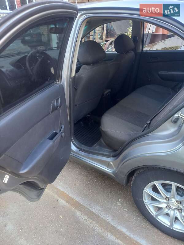 Седан Chevrolet Aveo 2008 в Києві