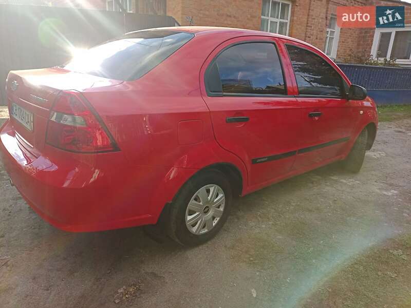 Седан Chevrolet Aveo 2006 в Ромнах