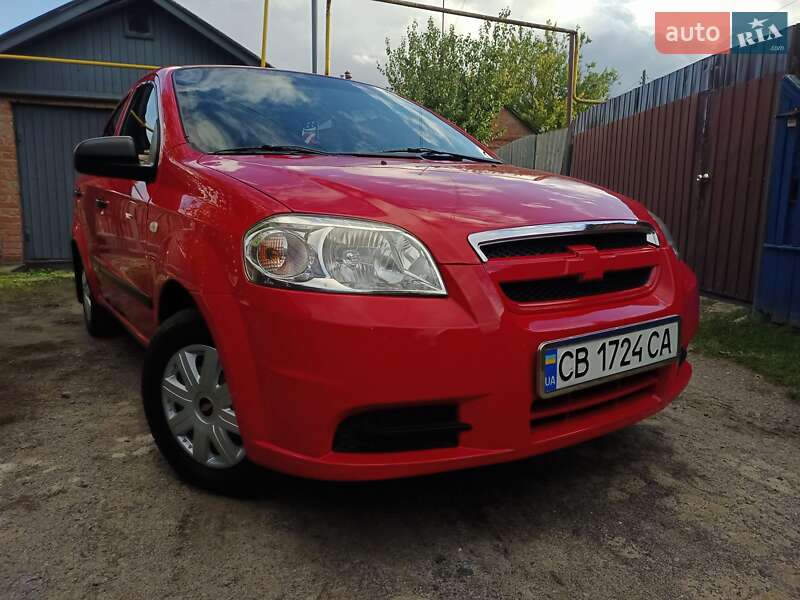Седан Chevrolet Aveo 2006 в Ромнах
