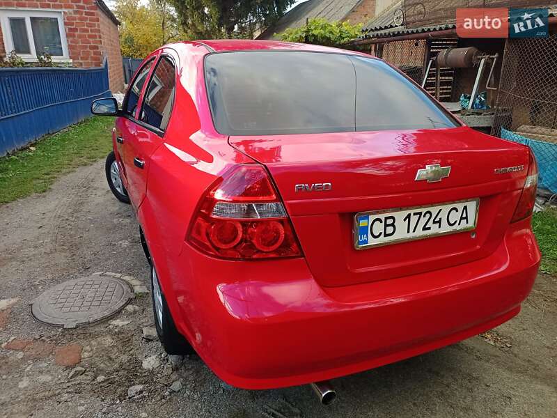 Седан Chevrolet Aveo 2006 в Ромнах