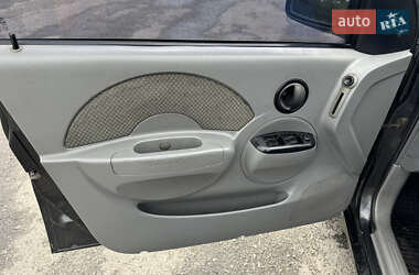 Седан Chevrolet Aveo 2005 в 