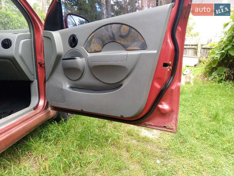 Хэтчбек Chevrolet Aveo 2005 в Киеве