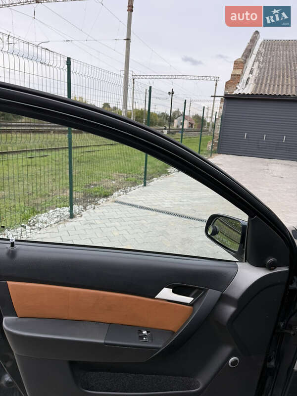 Седан Chevrolet Aveo 2006 в Звягелі