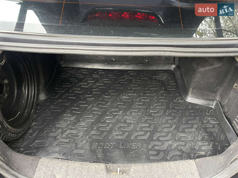 Седан Chevrolet Aveo 2006 в Звягелі