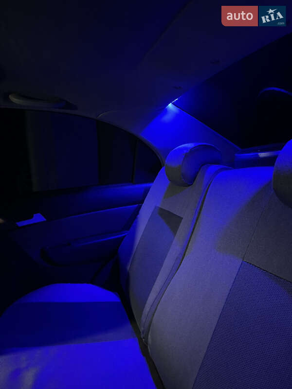 Седан Chevrolet Aveo 2006 в Звягелі