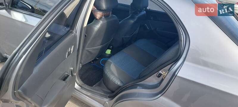 Седан Chevrolet Aveo 2006 в Одессе