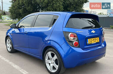 Хетчбек Chevrolet Aveo 2012 в 