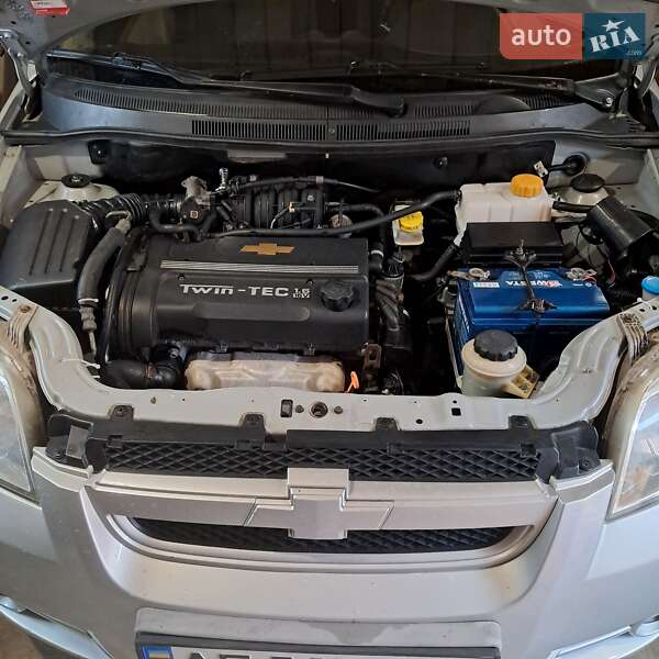 Седан Chevrolet Aveo 2007 в Никополе