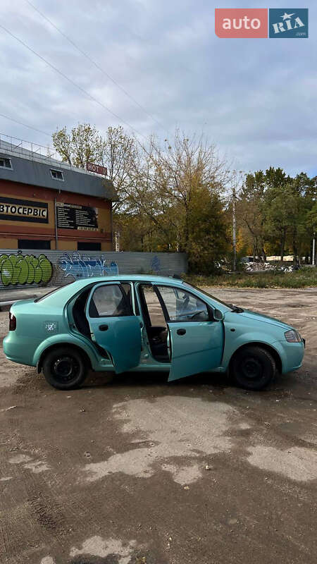 Седан Chevrolet Aveo 2005 в Тернополі