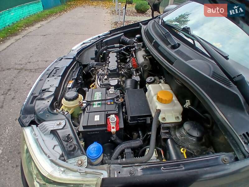 Хэтчбек Chevrolet Aveo 2011 в Черкассах фото 7 Хэтчбек Chevrolet Aveo 2011 в Черкассах