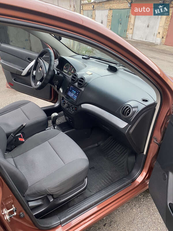 Седан Chevrolet Aveo 2011 в Софіївській Борщагівці