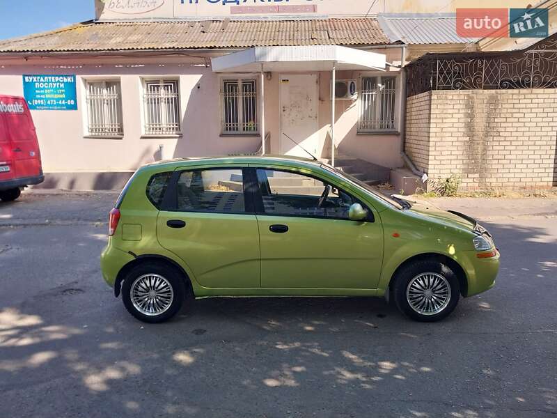 Хетчбек Chevrolet Aveo 2005 в Миколаєві