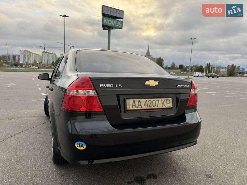 Седан Chevrolet Aveo 2011 в Киеве