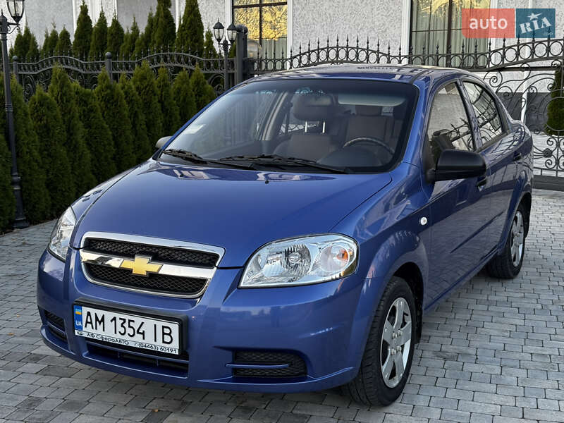 Седан Chevrolet Aveo 2008 в Виннице