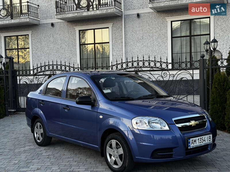 Седан Chevrolet Aveo 2008 в Виннице