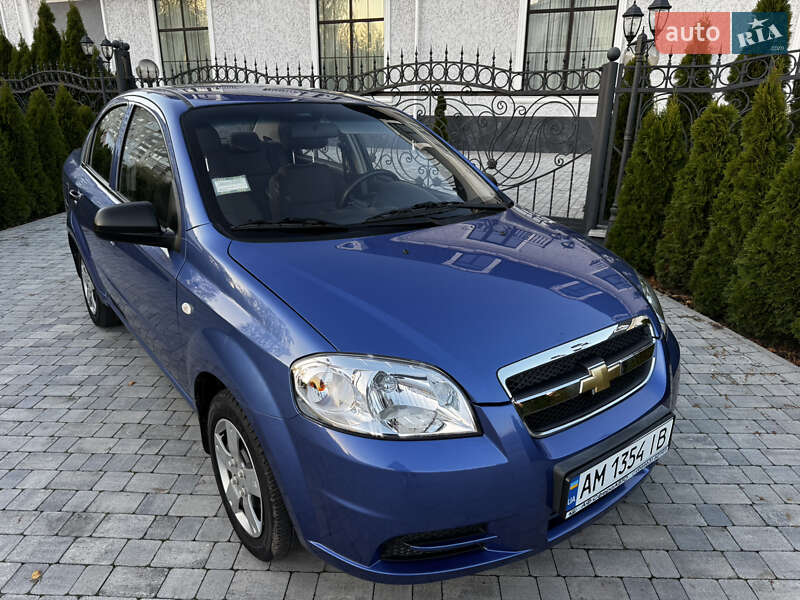 Седан Chevrolet Aveo 2008 в Виннице