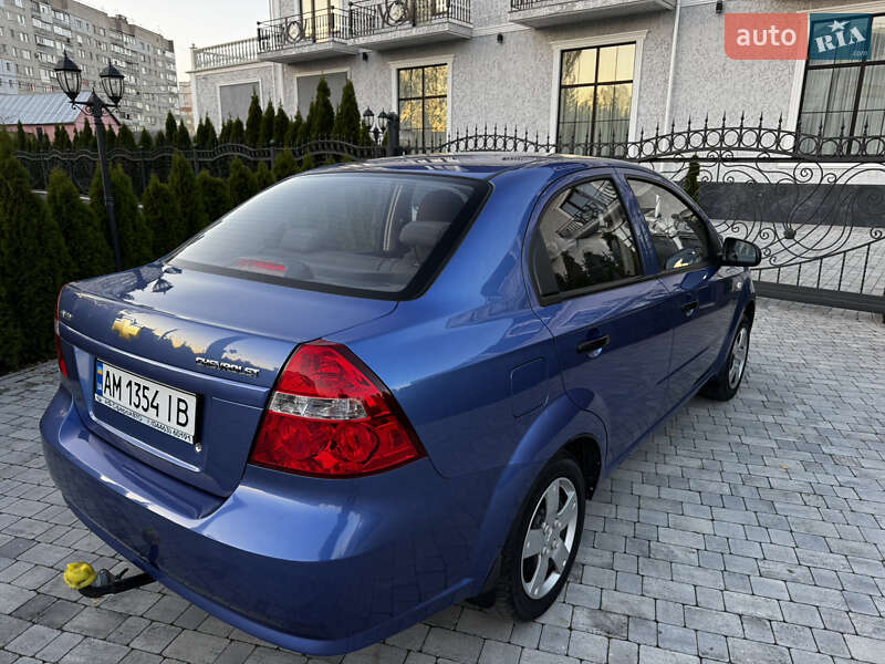 Седан Chevrolet Aveo 2008 в Виннице