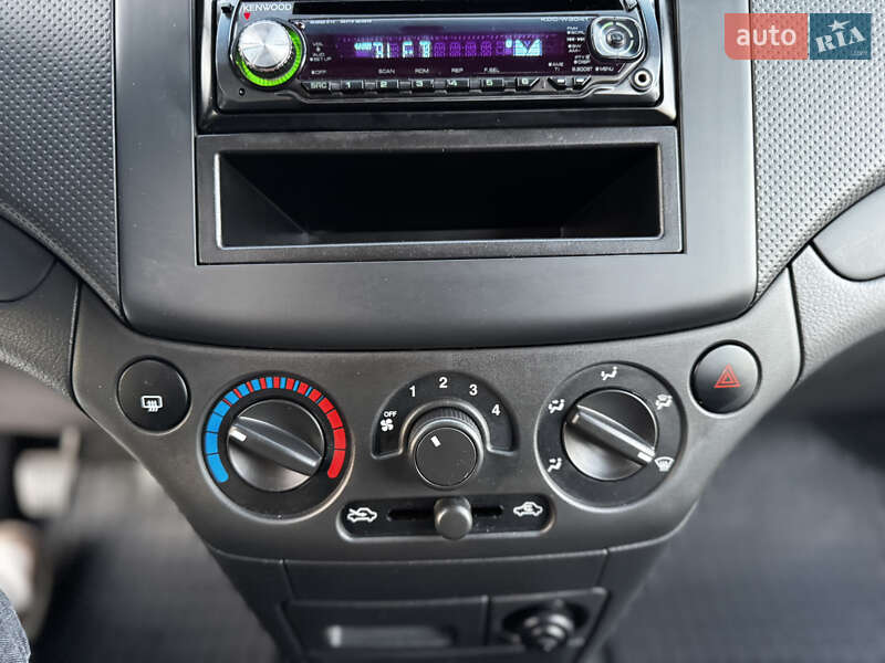Седан Chevrolet Aveo 2008 в Виннице