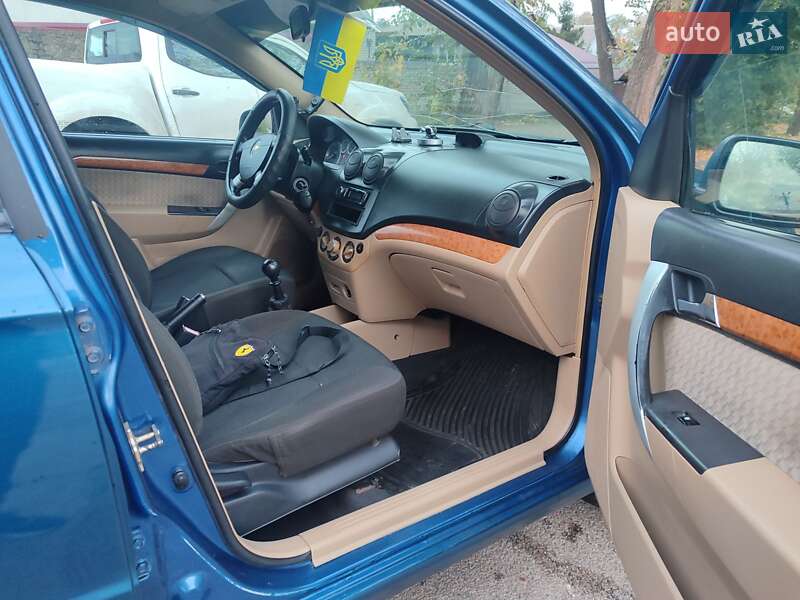 Седан Chevrolet Aveo 2008 в Дніпрі