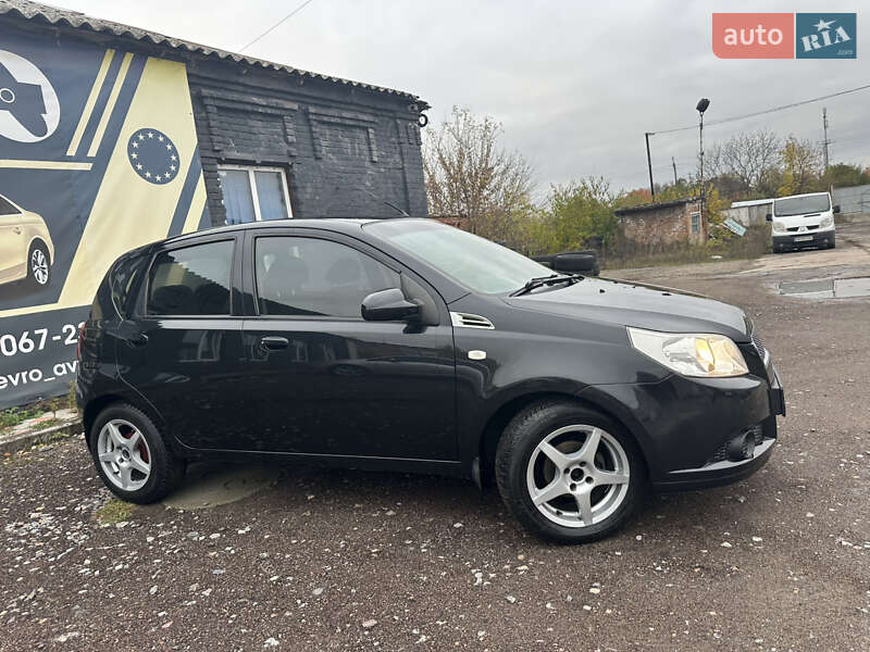 Хэтчбек Chevrolet Aveo 2009 в Нежине