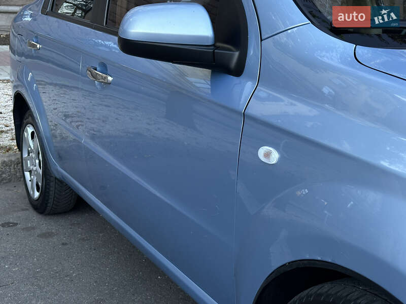 Седан Chevrolet Aveo 2007 в Николаеве