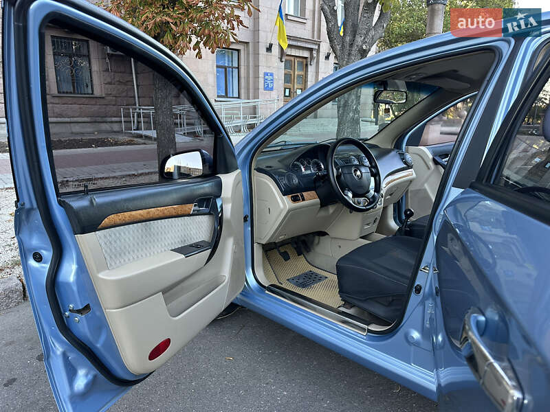 Седан Chevrolet Aveo 2007 в Николаеве