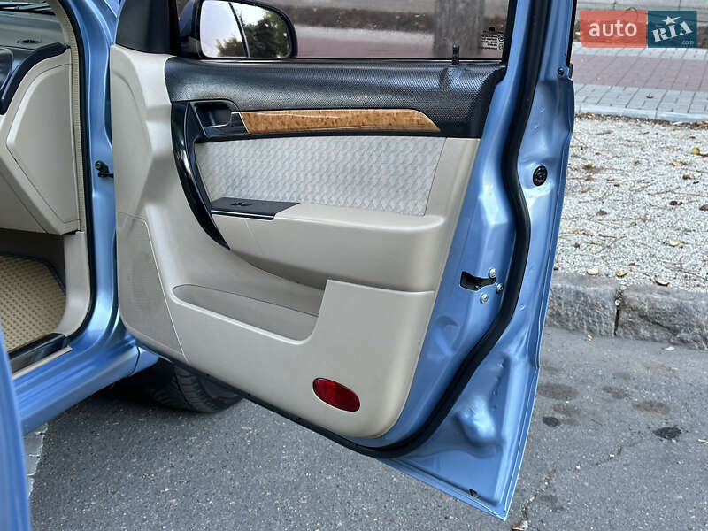 Седан Chevrolet Aveo 2007 в Николаеве
