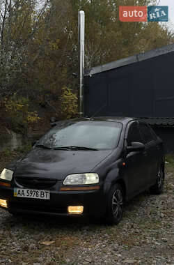 Седан Chevrolet Aveo 2005 в Києві