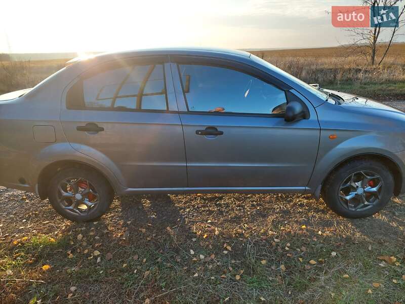 Седан Chevrolet Aveo 2008 в Харькове