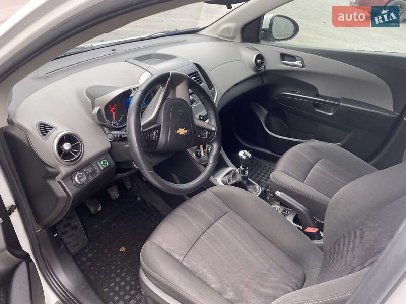 Седан Chevrolet Aveo 2014 в Днепре фото 9 Седан Chevrolet Aveo 2014 в Днепре