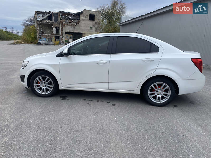 Седан Chevrolet Aveo 2014 в Днепре фото 4 Седан Chevrolet Aveo 2014 в Днепре