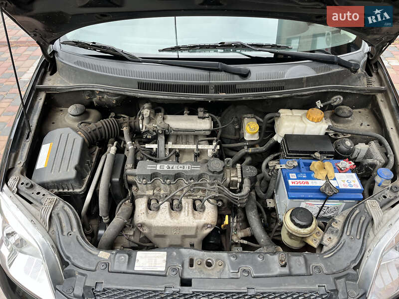 Седан Chevrolet Aveo 2010 в Киеве