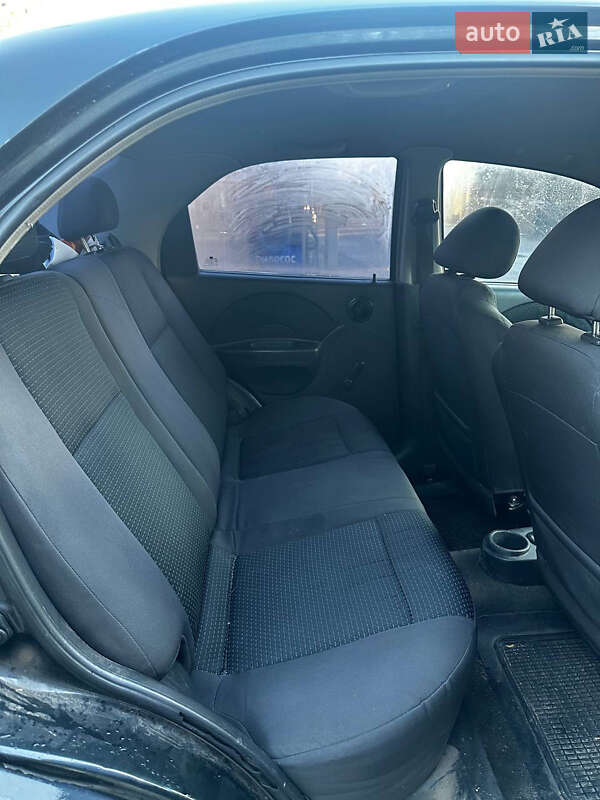 Седан Chevrolet Aveo 2006 в Днепре