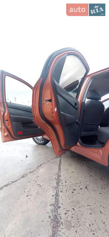 Седан Chevrolet Aveo 2006 в Южноукраинске фото 11 Седан Chevrolet Aveo 2006 в Южноукраинске