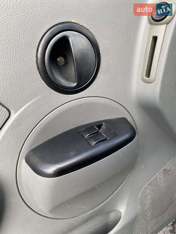 Хэтчбек Chevrolet Aveo 2005 в Броварах