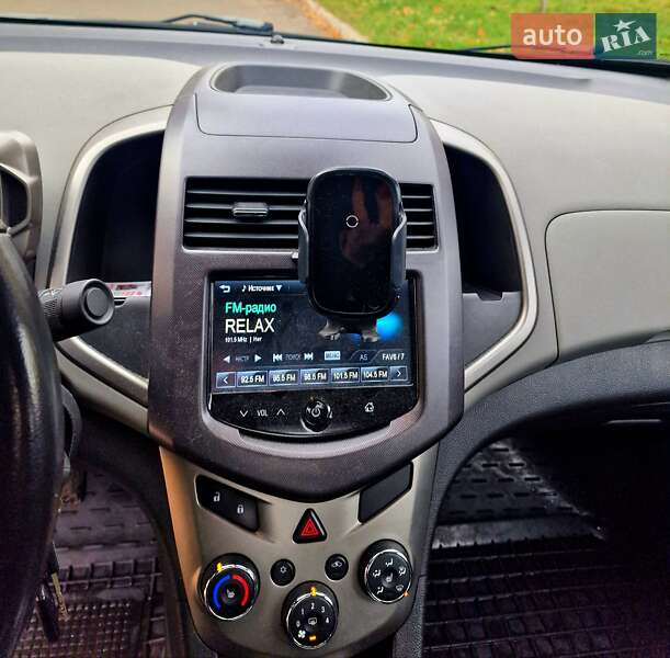 Седан Chevrolet Aveo 2014 в Києві