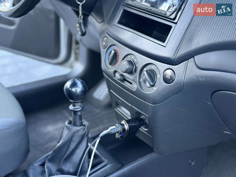 Седан Chevrolet Aveo 2006 в Самборе