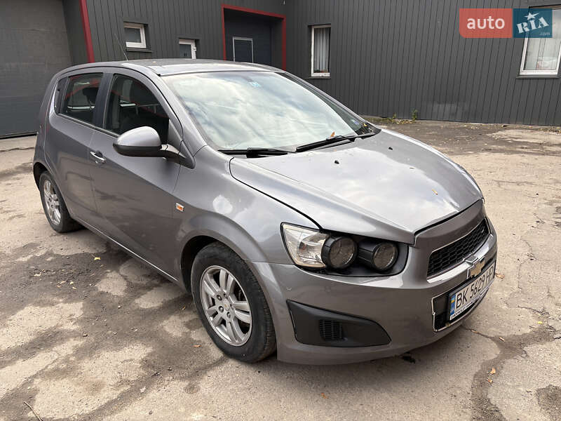 Хэтчбек Chevrolet Aveo 2012 в Ровно