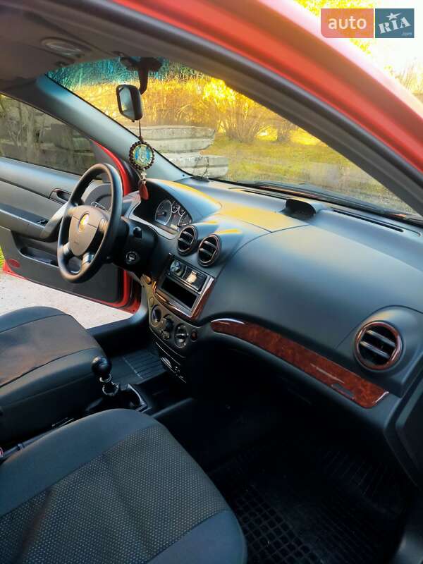 Седан Chevrolet Aveo 2008 в Кременчуге