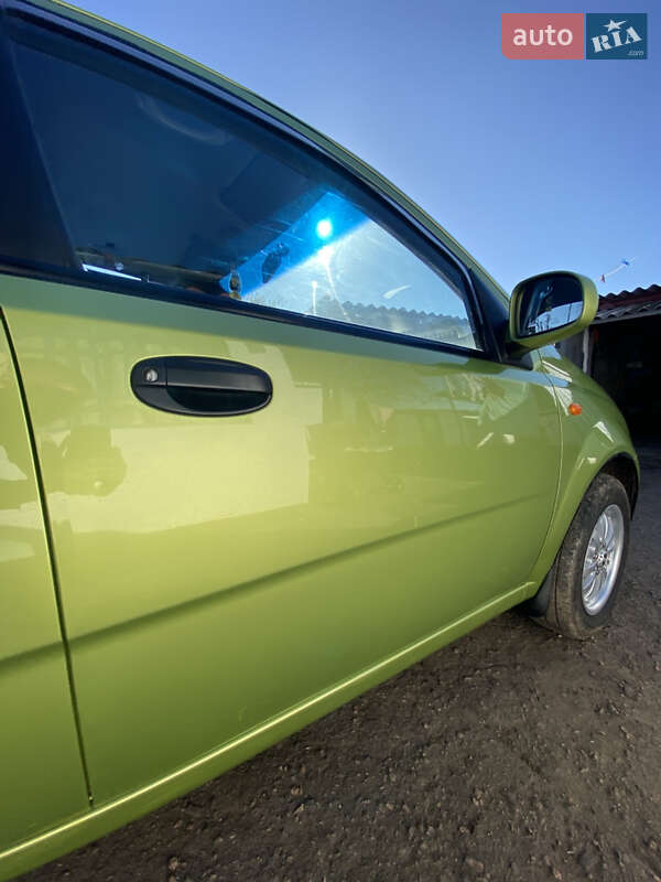 Седан Chevrolet Aveo 2005 в Николаеве фото 11 Седан Chevrolet Aveo 2005 в Николаеве