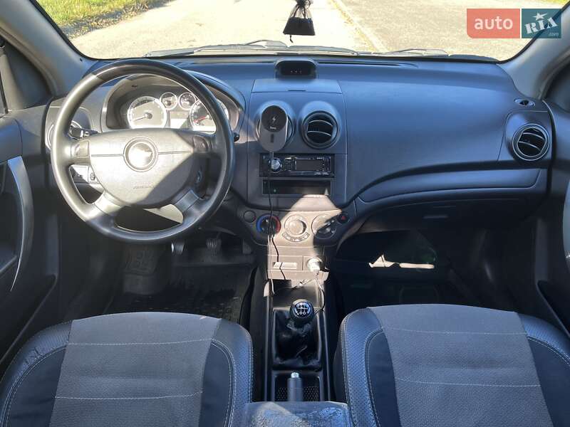 Седан Chevrolet Aveo 2009 в Львове