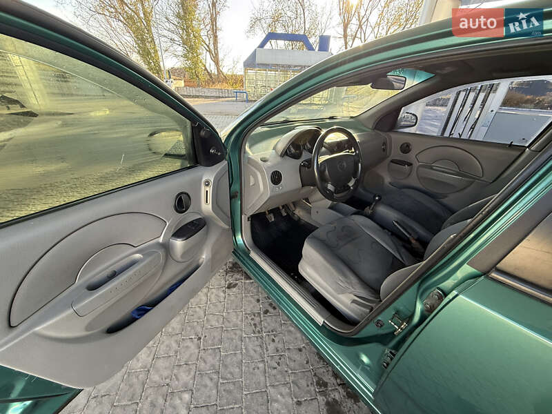 Седан Chevrolet Aveo 2004 в Запорожье фото 6 Седан Chevrolet Aveo 2004 в Запорожье