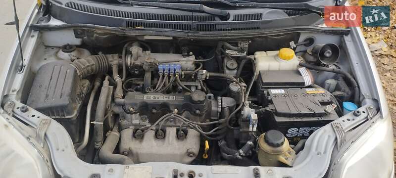 Седан Chevrolet Aveo 2007 в Ровно фото 10 Седан Chevrolet Aveo 2007 в Ровно