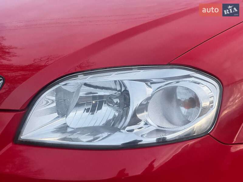 Седан Chevrolet Aveo 2011 в Охтирці