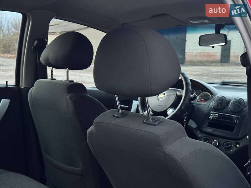 Седан Chevrolet Aveo 2011 в Охтирці