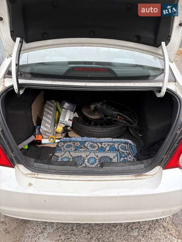 Седан Chevrolet Aveo 2014 в Киеве фото 7 Седан Chevrolet Aveo 2014 в Киеве