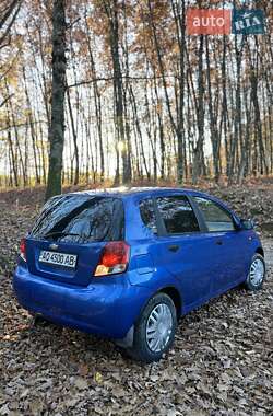 Хэтчбек Chevrolet Aveo 2005 в Ужгороде
