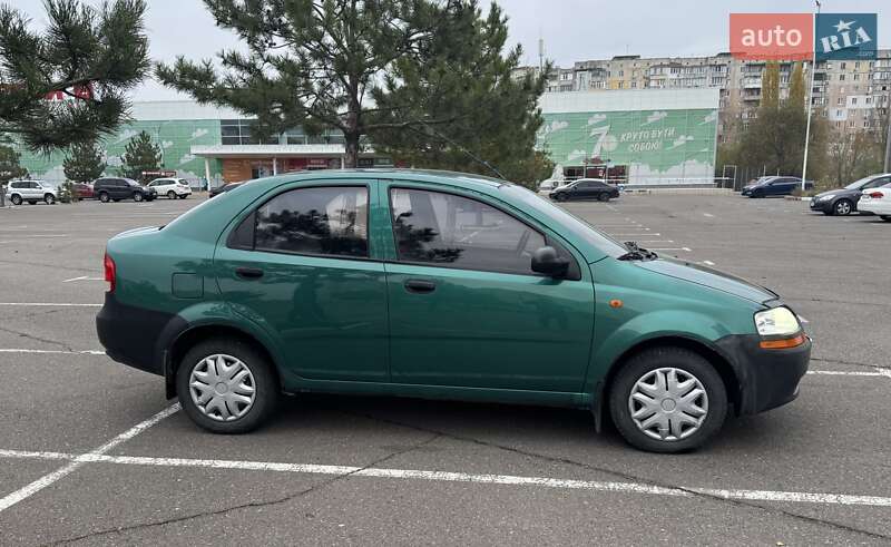 Седан Chevrolet Aveo 2004 в Николаеве