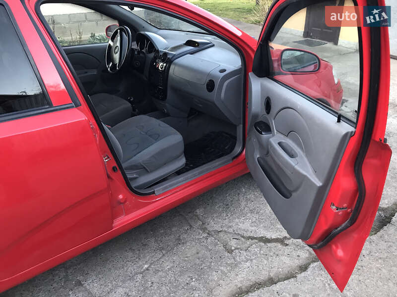 Хэтчбек Chevrolet Aveo 2004 в Надворной фото 9 Хэтчбек Chevrolet Aveo 2004 в Надворной