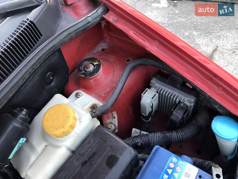 Хэтчбек Chevrolet Aveo 2004 в Надворной фото 19 Хэтчбек Chevrolet Aveo 2004 в Надворной